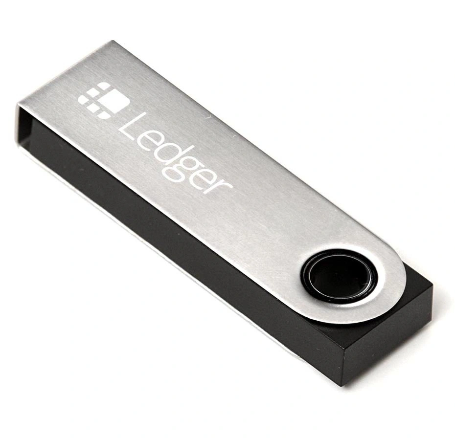 Аппаратный кошелек Ledger Nano S Black. Фото 2